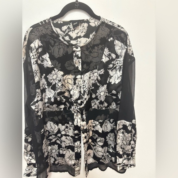 Unique ASOS floral top with crop back - Picture 1 of 3